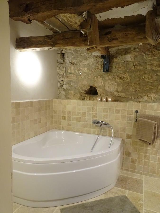 Ferienwohnung Bergerie Le Vieux Manoir Valeilles Exterior foto